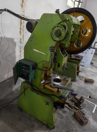 临沂地区个人处理2台16吨冲床