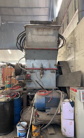 石嘴山地区处理1212型反击破碎机，160千瓦电机