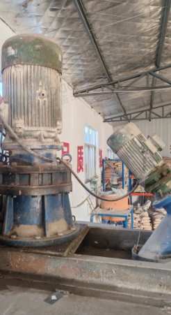 青岛地区涂料厂处理5吨真石漆搅拌器设备