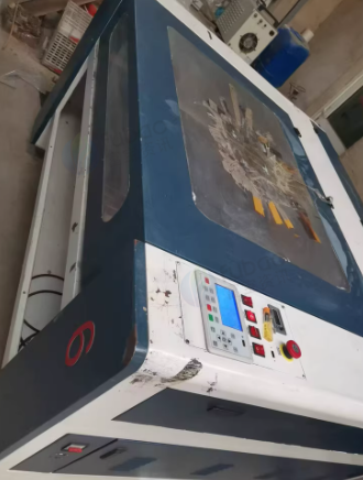济南地区工厂处理1390型激光雕刻机