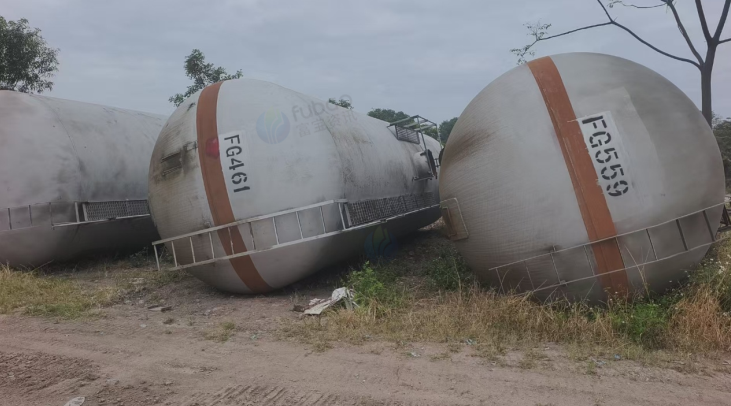 供应：一批70立方轻油火车罐