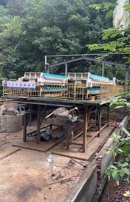 十堰地区处理1批油桶、振动筛、压滤机、全自动给药机等