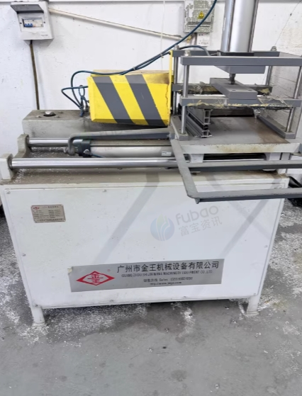 深圳地区工厂处理门窗设备、双头锯设备