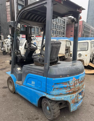 南昌地区处理比亚迪电动叉车2吨