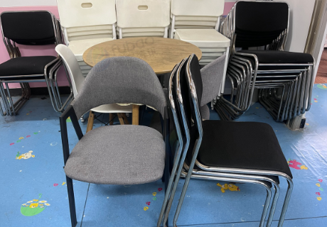 赣州地区处理几十张桌椅