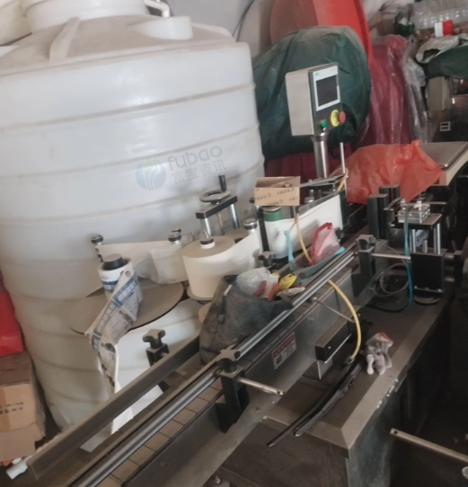 无锡地区工厂处理玻璃水罐装生产线+空压机气磅