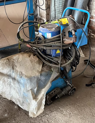 北京地区工厂处理通风管道加工设备冲床、铆钉机、等离子切割机、拱扳法兰机、气动折弯机、角钢法兰机、升降机、起重机等