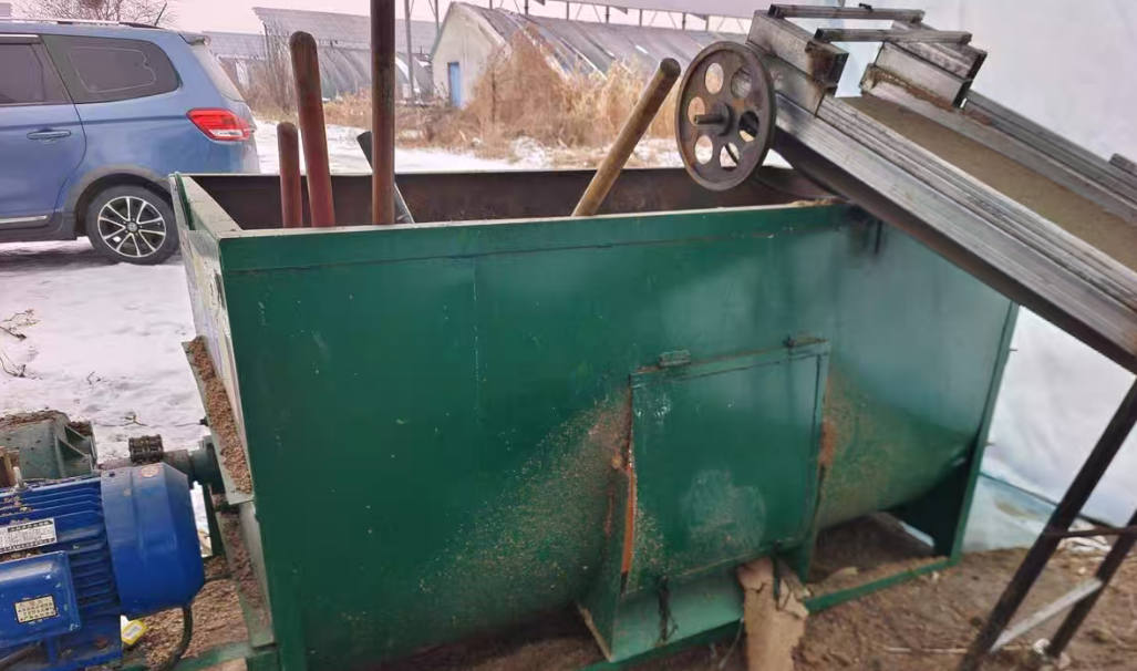 四平地区处理3方牛羊拌草机