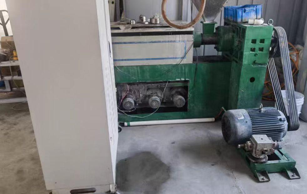 滁州地区工厂处理智能绕线机、70挤出机等电源线设备