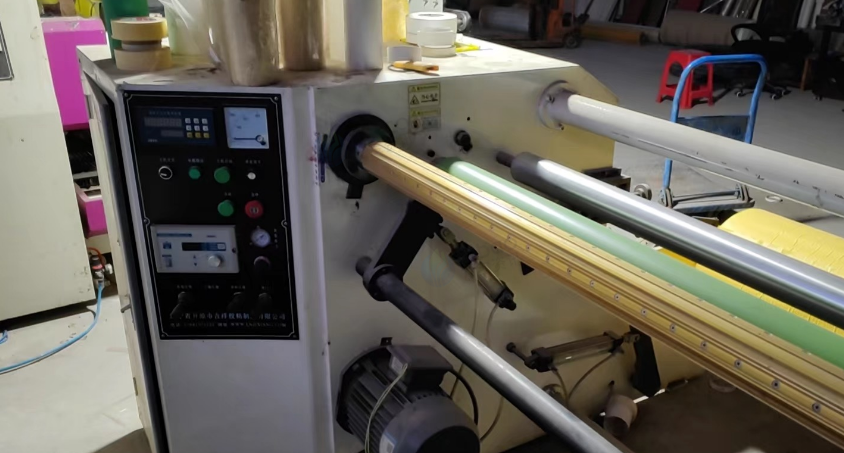 四平地区处理胶带复卷机、切台