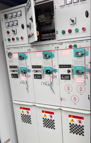 保定地区回收公司处理160KVA铜芯干式厢式变压器2台