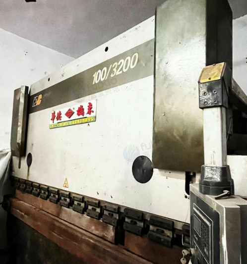 淮安地区工厂处理100T3.2m剪板折弯一套