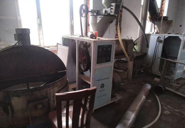 白山地区工厂处理榨油机三套