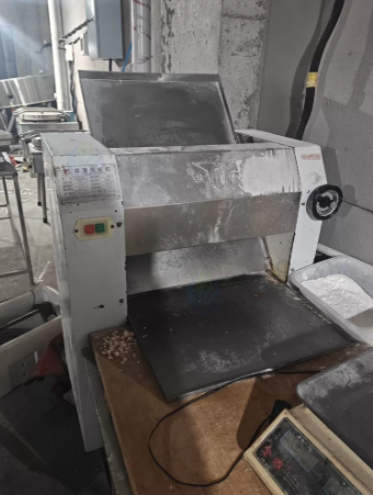 泰安地区处理和面机 醒箱 银鹰压面机 燃气烤箱 电饼铛等全套设备