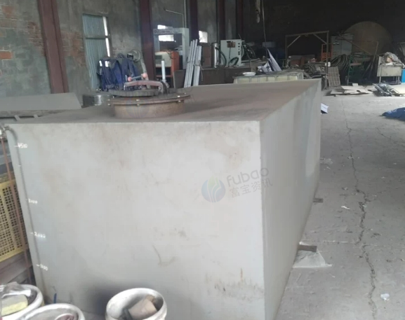 台州地区处理自用5000升、6000升柴油箱各一个、24V加油机一台