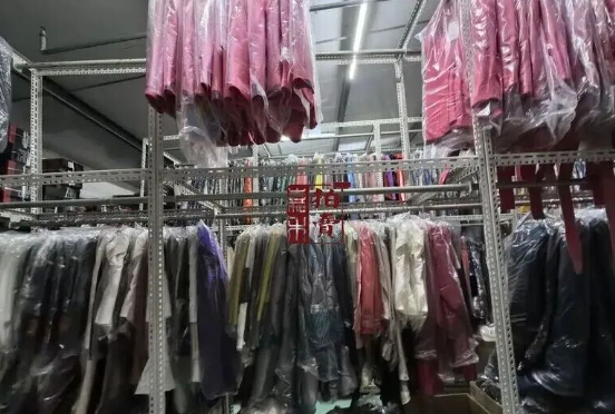 近期大连成品衣、原料、设备拍卖公告