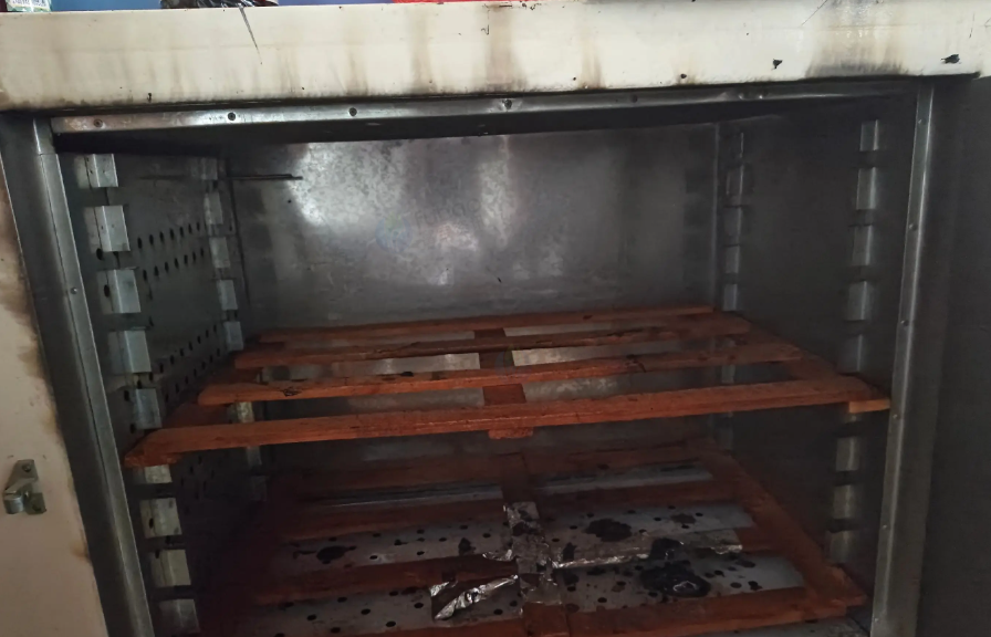 南宁地区工厂处理大灯烤箱注胶机