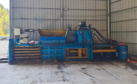 赣州地区工厂处理闲置液压打包机、输送带一套 