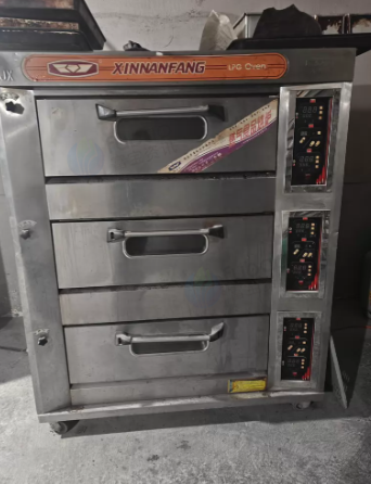 泰安地区处理和面机 醒箱 银鹰压面机 燃气烤箱 电饼铛等全套设备