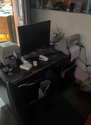 泉州地区超市处理烟酒柜、展示柜、货架、收银台、空调、电脑、生鲜货架、铁货架等