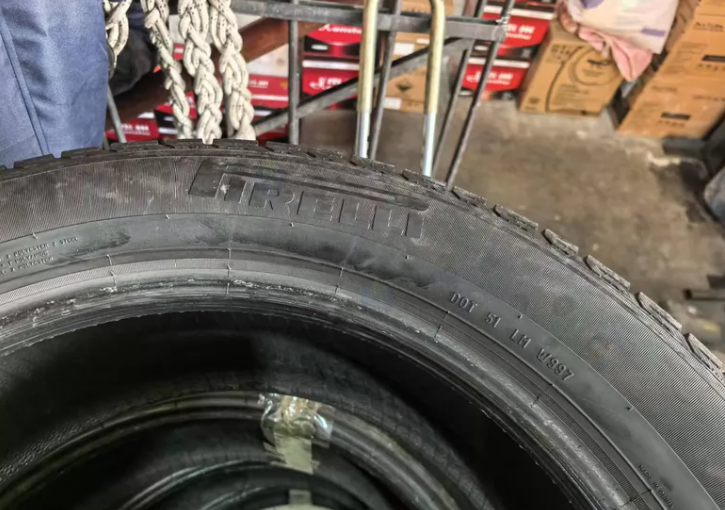 哈尔滨地区处理本田URV白色雪地胎