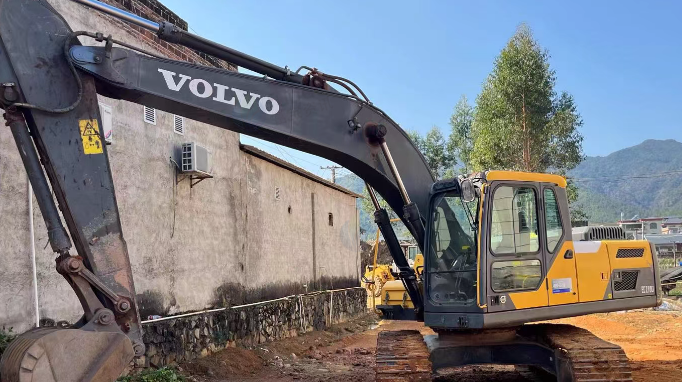 梅州地区处理沃尔沃EC210D挖掘机