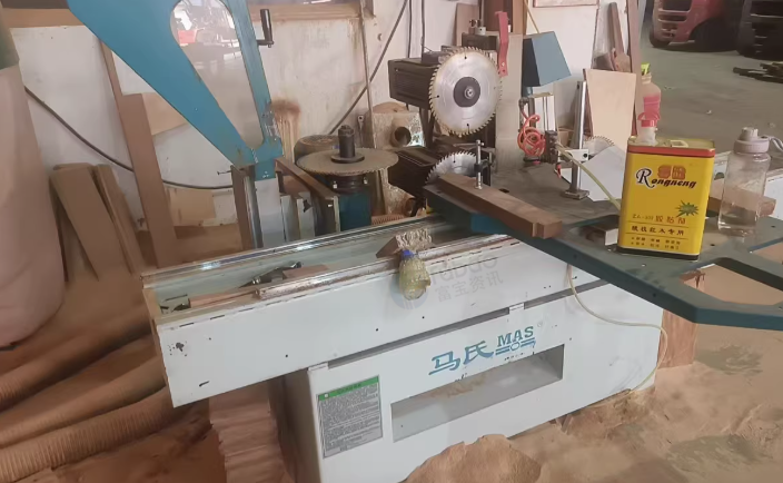 苏州地区工厂处理木工设备一批