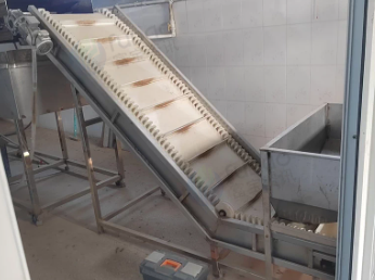 聊城地区个人处理五香花生热风炉 600公斤油炸花生全自动生产线