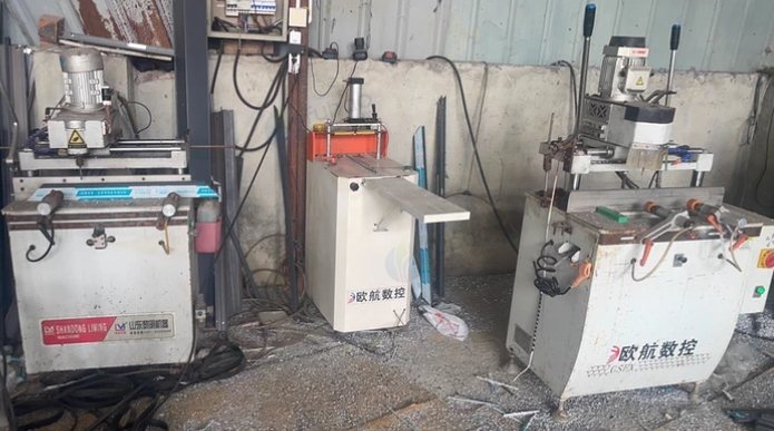 成都地区处理门窗加工设备、复合机、穿条机、锁合机等