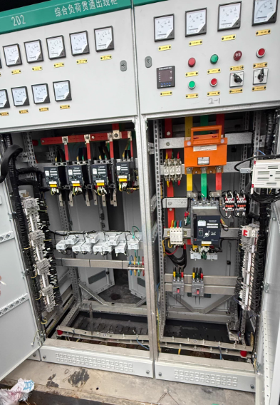 保定地区回收公司处理160KVA铜芯干式厢式变压器2台