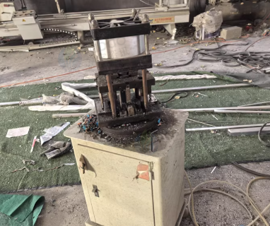 枣庄地区工厂处理中端铣 仿型铣 角码锯 中挺钻 450精密锯 550数显精密锯 门窗组角机 断桥铝斜边压线锯