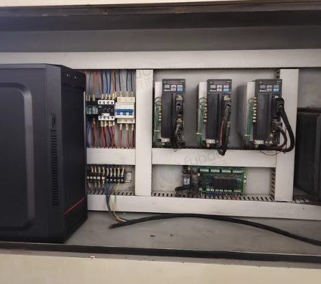 东莞地区工厂处理巨匠655S雕铣机2台