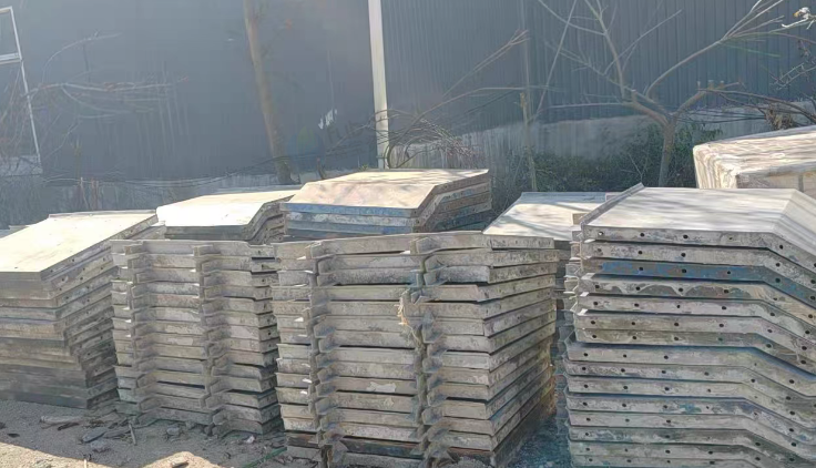 曲靖地区处理防撞墙二手钢模