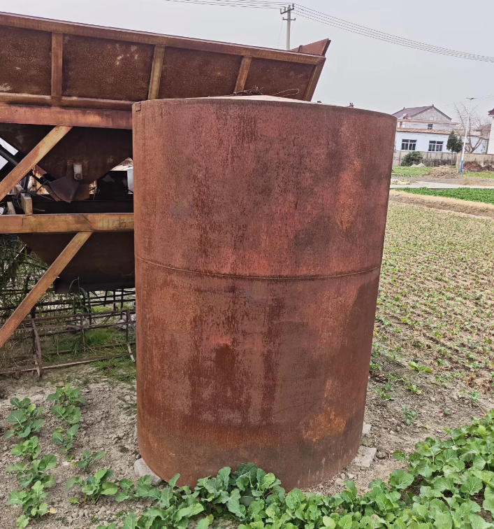 泰州地区处理60T水泥罐、100Y水泥罐、抓斗、搅拌机、送料机等