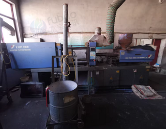 廊坊地区处理注塑机、上料机4台，线盒冲孔机