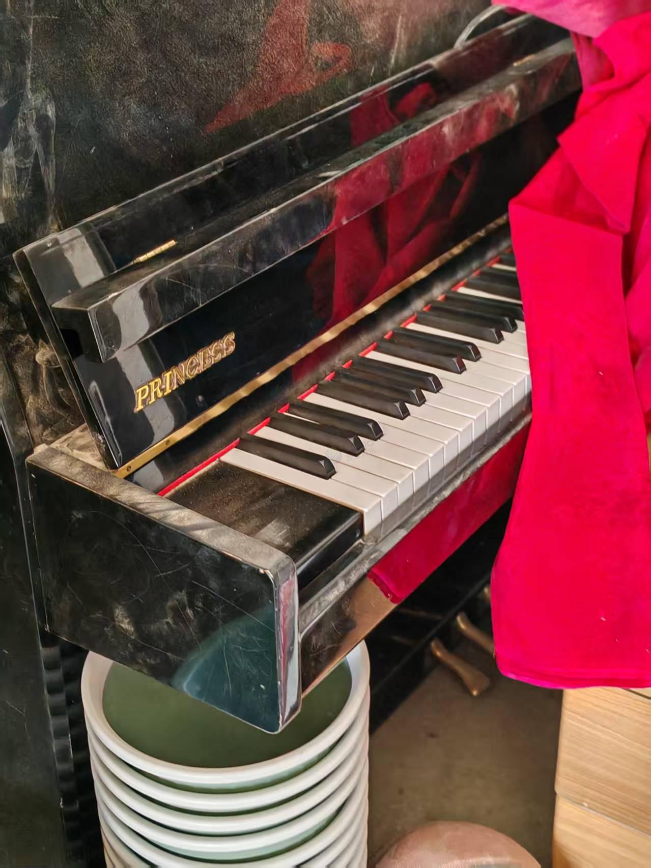 1月5日中卫学校燃油气双炒双尾炉、排烟罩、铁木菜堆（40mm) 双耳炒锅等报废资产处置项目转让公告