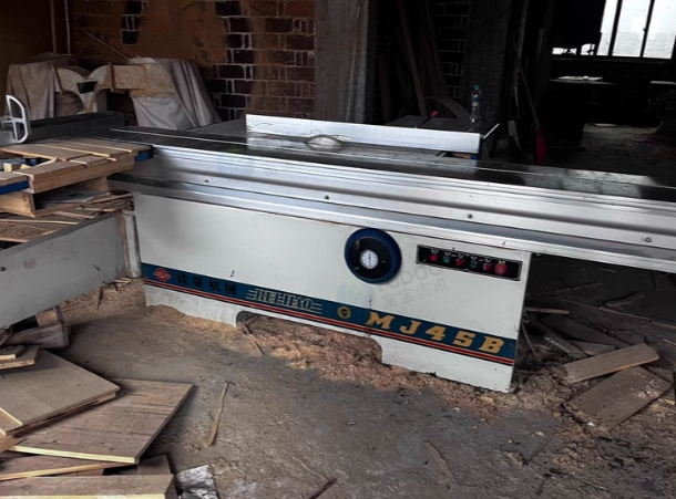 赣州地区处理广东锐豪45度精密锯 平刨 双头铣床 带锯 推台锯带吸尘器