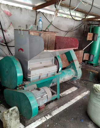 上海地区处理粉碎机、脱标机、吹瓶机等