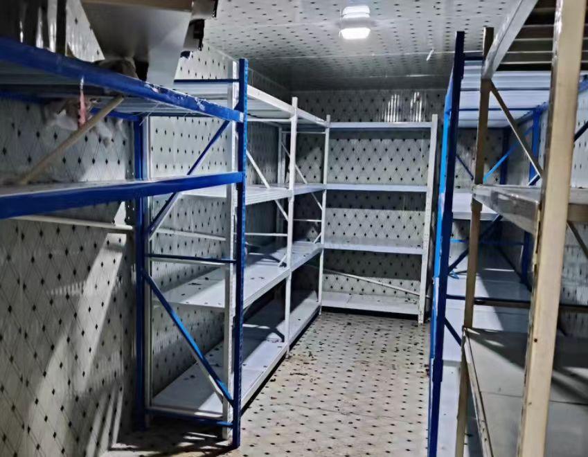 滁州地区花店转让处理15平冷库、包装台、收银台、灯箱、打印机、电脑、空调、包装材料等