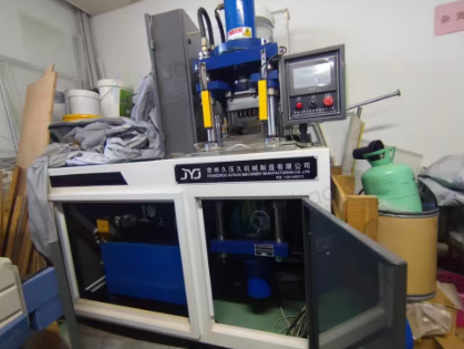 厦门地区处理液压压片机、液体包装机一台