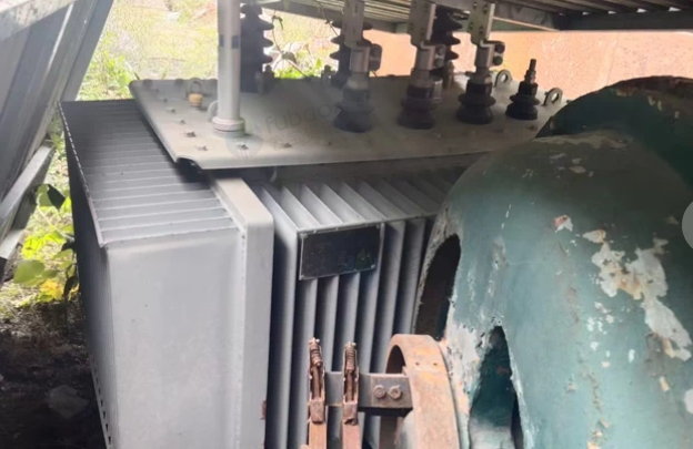 贵阳地区处理320KW8级发电机一台、630KW8级发电机两台、冲击80水机两套630KW变压器两台