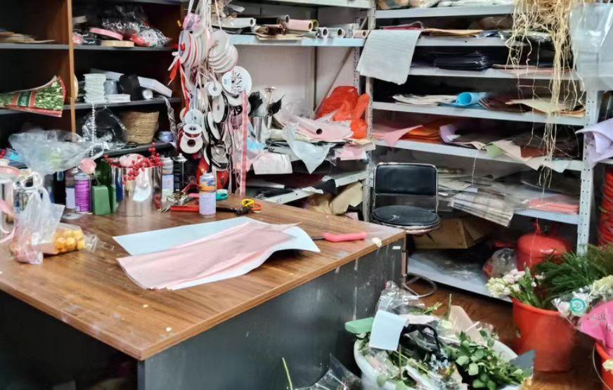 滁州地区花店转让处理15平冷库、包装台、收银台、灯箱、打印机、电脑、空调、包装材料等