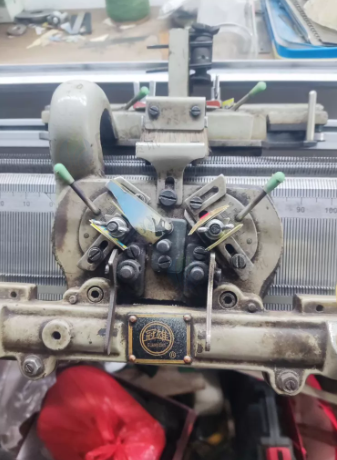 枣庄地区处理冠雄牌12针毛衣编织机 福马2000缝合机 电动缠线机