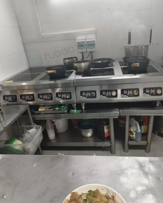 南昌地区处理4门冰柜、生食冰箱操作台、四头电磁炉、天然气煮面炉和消毒柜