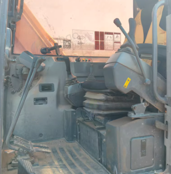 临沂地区处理19年雷沃60 17年雷沃80挖掘机