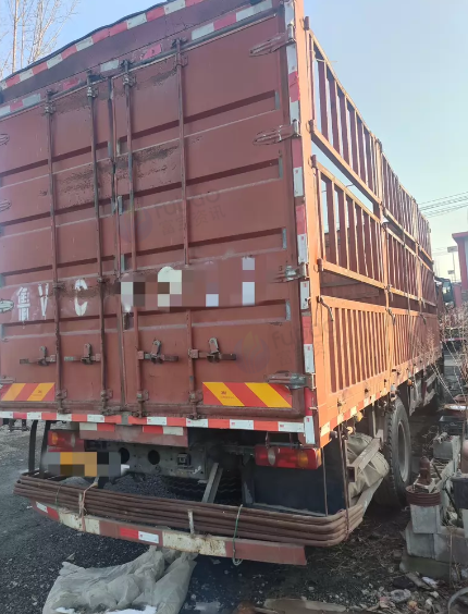 潍坊地区处理18年6.8米高栏车