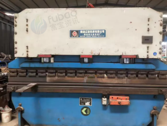 日照地区个人处理125吨液压板料折弯机