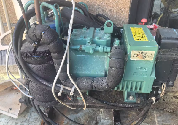 万宁地区处理全新船用冷冻机组