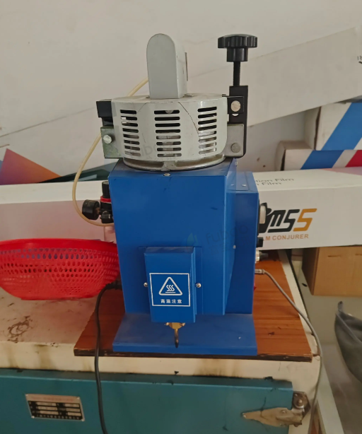 南宁地区工厂处理大灯烤箱注胶机