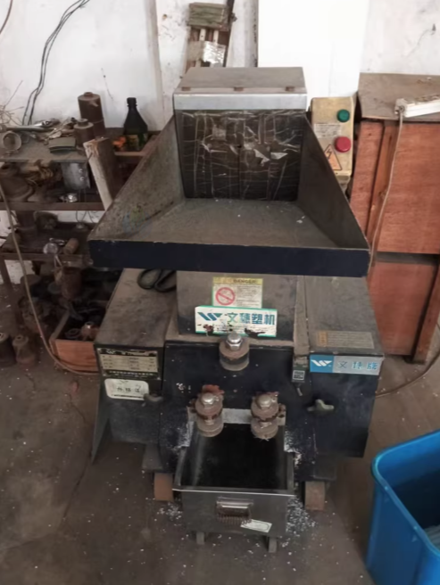 绍兴地区处理塑料挤出机、牵行机、粉碎机、气泵